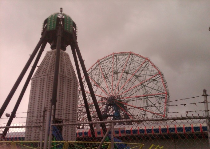 Wonder Wheel and Saturn 6