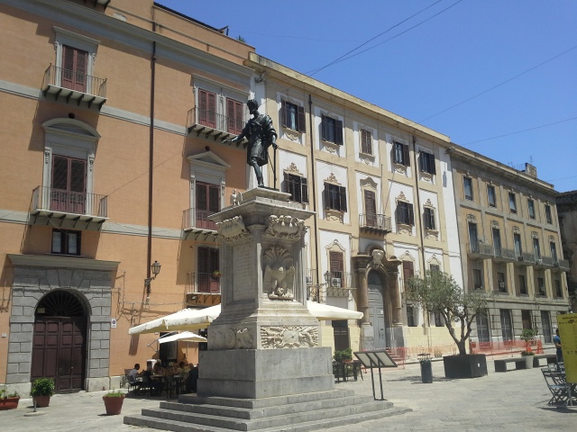 Piazza Bologni
