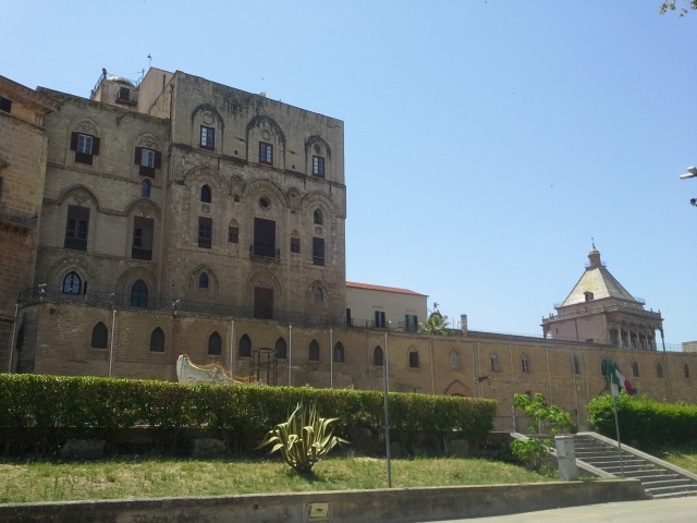 Piazza del Parlamento (west)